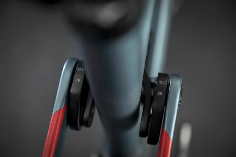 Merida - One-Forty 6000 Full Suspension Trail Bike in Blue-4