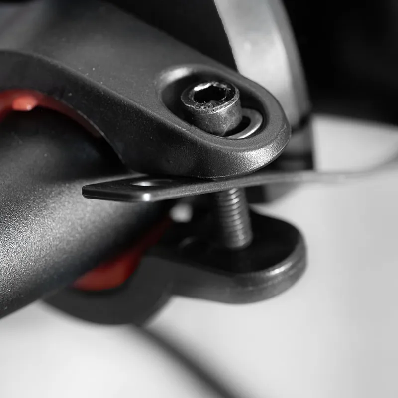 Oxford - Quick Release Basket Handlebar Bracket-2