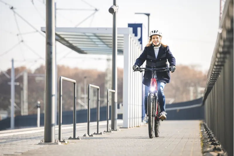 Merida - eSpresso City 700 EQ Anthracite/Black-2