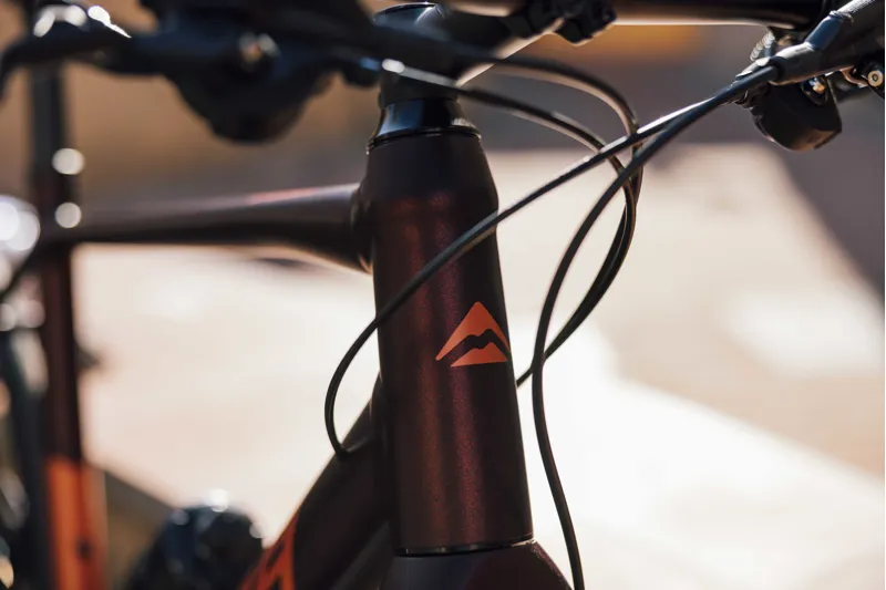 Merida - Speeder 900 Sports Hybrid Bike in Black Gold-1