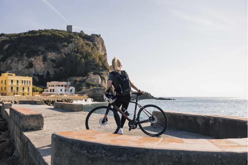 Merida - Speeder 900 Sports Hybrid Bike in Black Gold-4