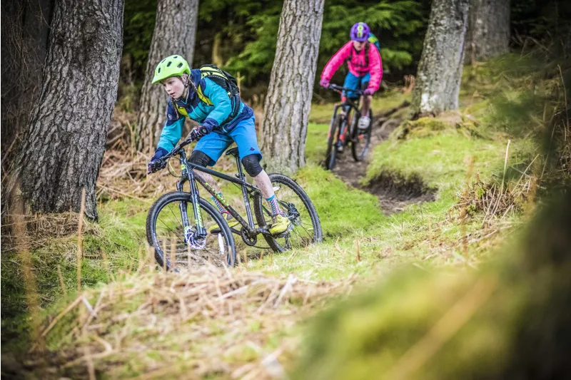 Frog MTB 72 - Metallic Grey Neon Red-1