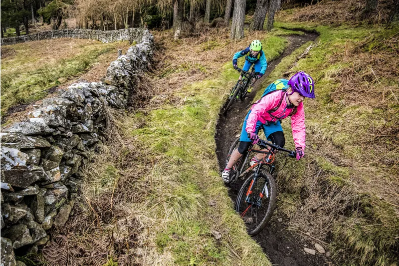 Frog MTB 72 - Metallic Grey Neon Red-2