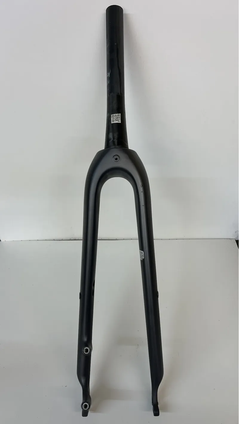 Used - Merida 700c Road Disc Threadless 235mm inch 1/8 to inch 1/2 Tapered Carbon Rigid  Grey/Blue-1