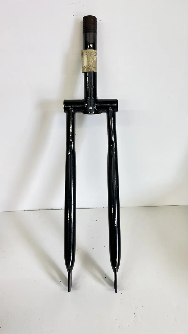 New Old Stock - Raliegh Bomber RAB465 Complete with Thimbles 24 Caliper Threaded 27mm 141mm inch Steel Rigid  CF1 Gloss Black