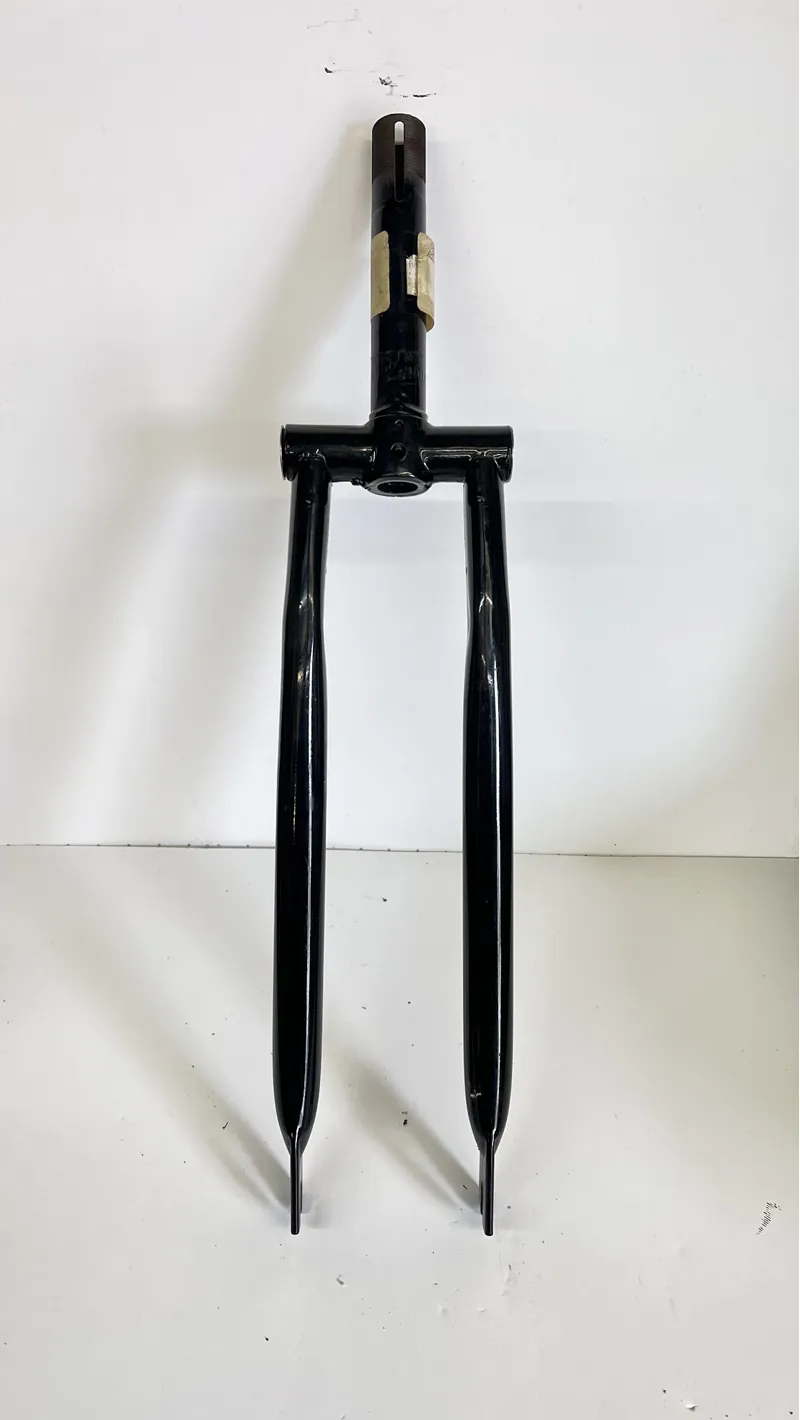 New Old Stock - Raliegh Bomber RAB465 Complete with Thimbles 24 Caliper Threaded 27mm 141mm inch Steel Rigid  CF1 Gloss Black-1