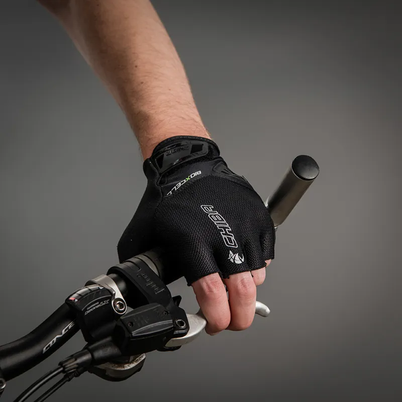 Chiba - Bio-X-Cell Air Bio-X-Cell-Line Mitt in Black - Large-2